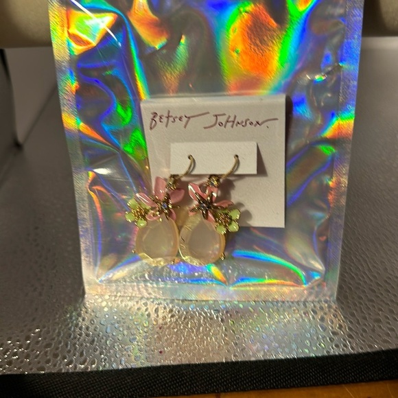 Betsy Johnson pierced earrings. New without tags. Absolutely beautiful.​ - Picture 1 of 2